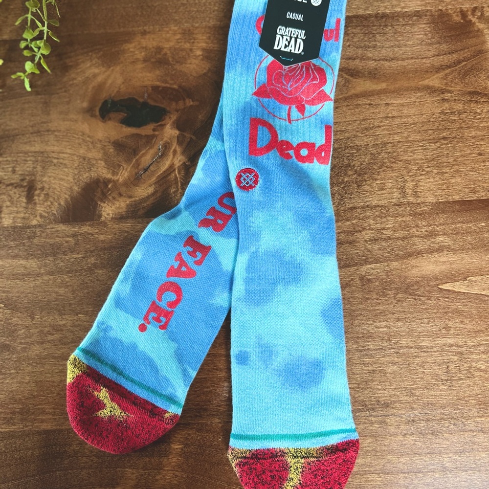 NWT Grateful Dead Unisex Sunshine Daydreams Socks